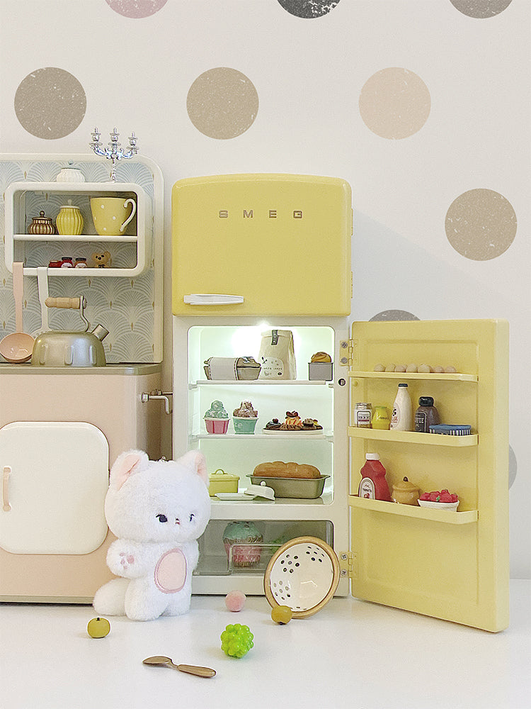 1:6 Yellow Lighted Metal Dollhouse Refrigerator | Aizulhomey- 1:6
