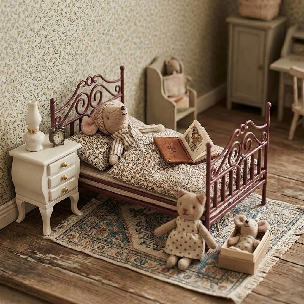 Rose Red 1:12 Princess Antique Bed | Aizulhomey- 1:6 & 1:12 Scale