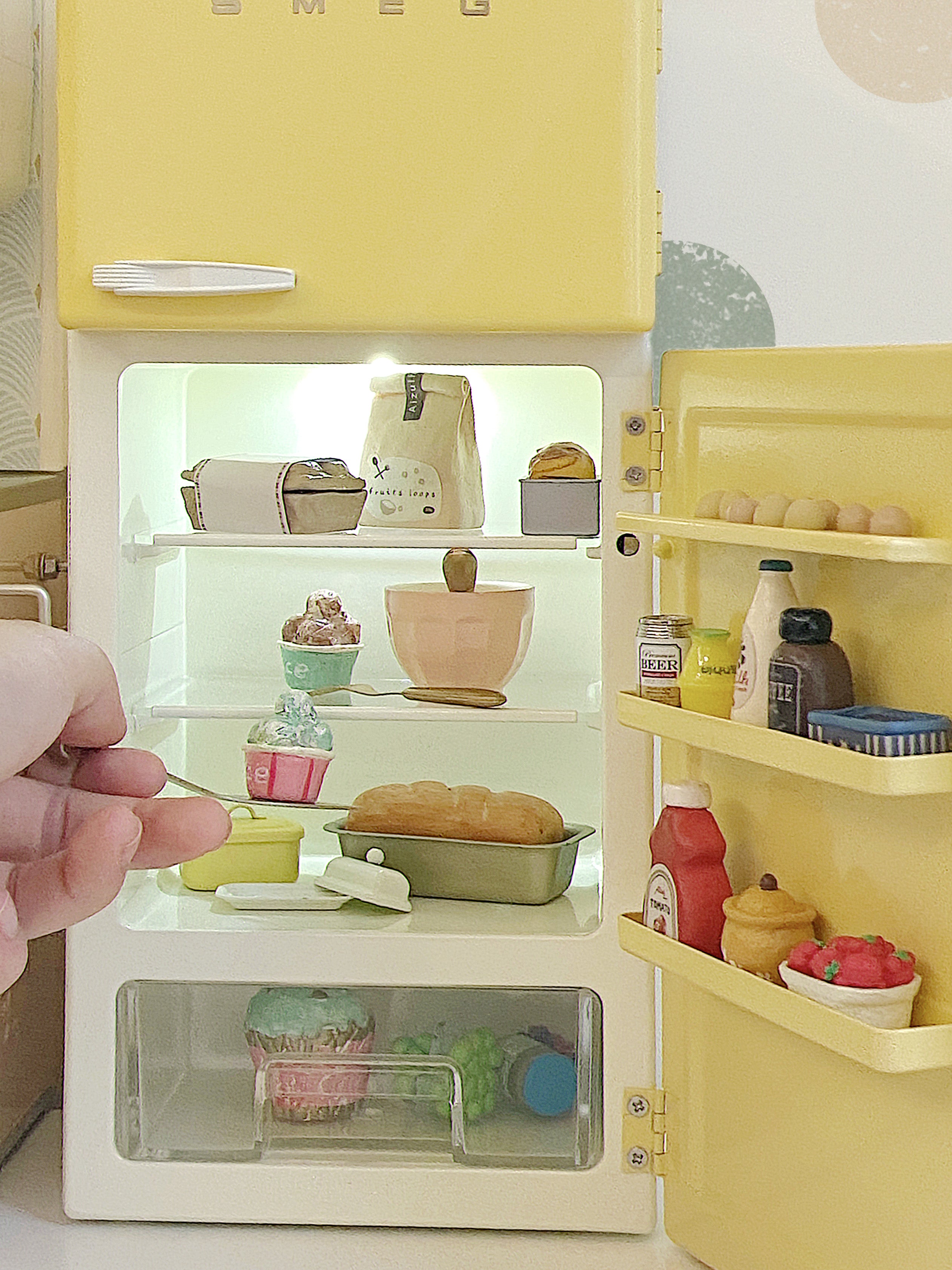 1:6 Yellow Lighted Metal Dollhouse Refrigerator | Aizulhomey- 1:6