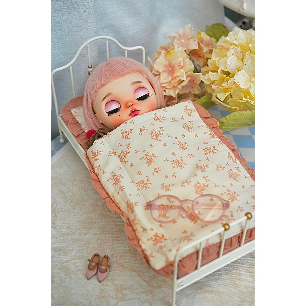 Vintage Bed Dollhouse - Pink 1/6 Scale Dollhouse Miniature